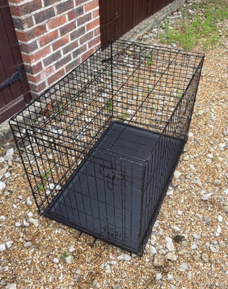 Dog cage 