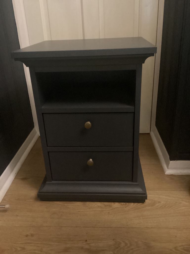 Bedroom chest of draws