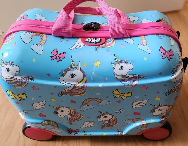 Ride-On kids suitcase great condition 