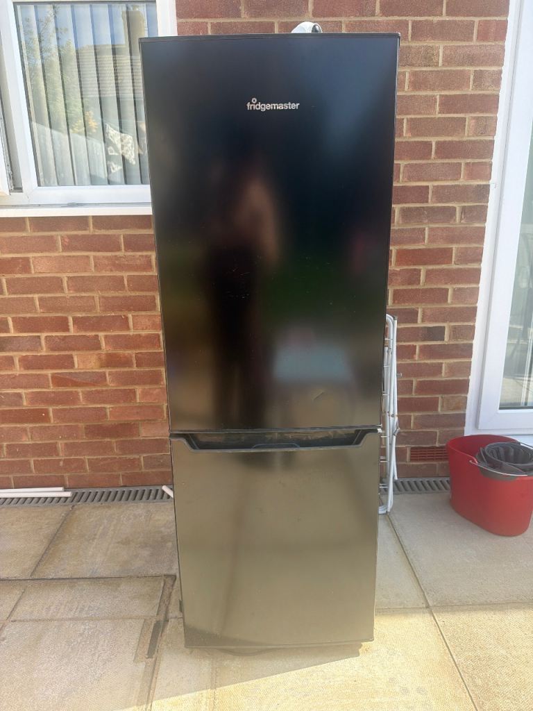 **FREE TO COLLECTOR** Please read description before messaging 