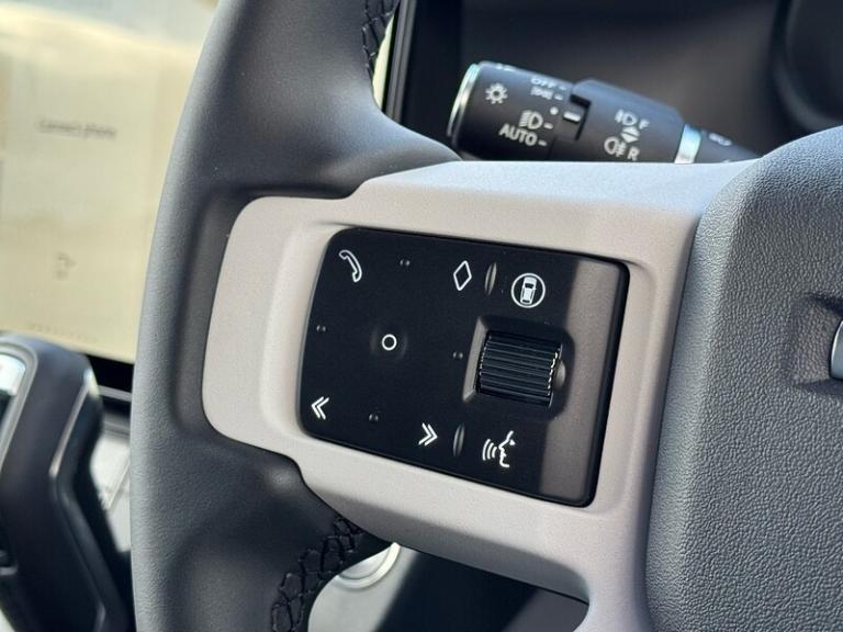 2025 Land Rover Defender 3.0 D250 Hard Top S Auto [3 Seat] PANEL VAN DIESEL Automatic