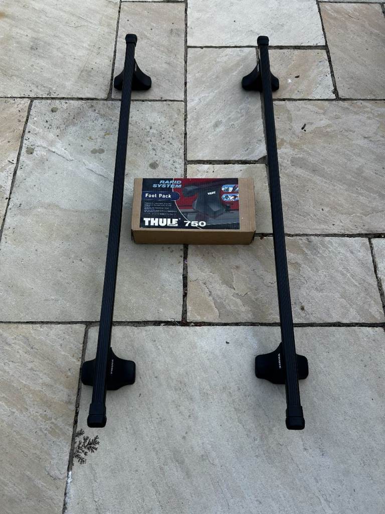 Thule 135cm Roof Bars with Rapid System Foot Pack 750