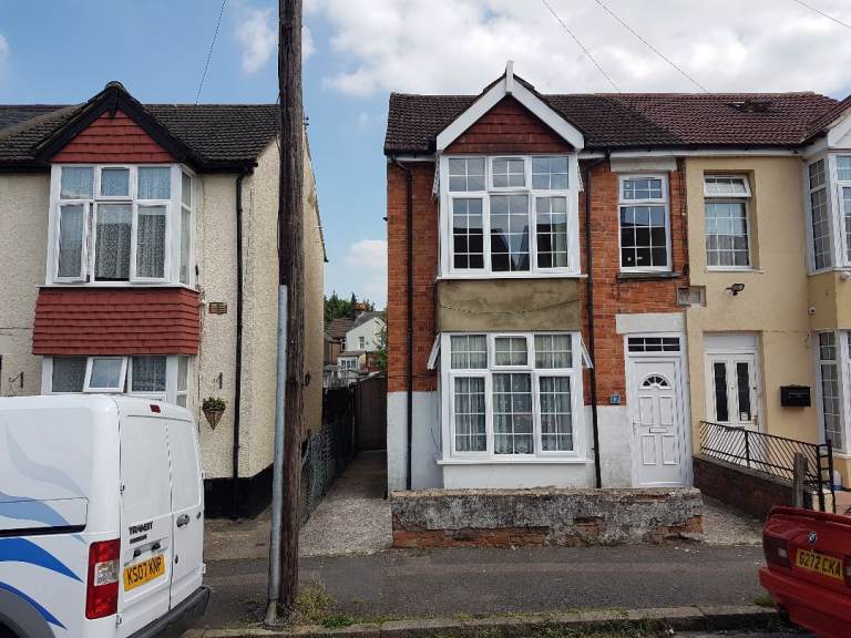 1 Bedroom Flat To Let Lindsay Ave High Wycombe HP12