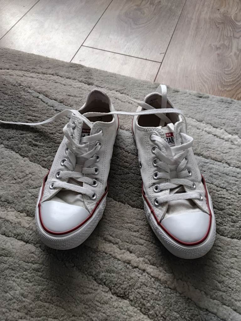 Converse size 5 £4