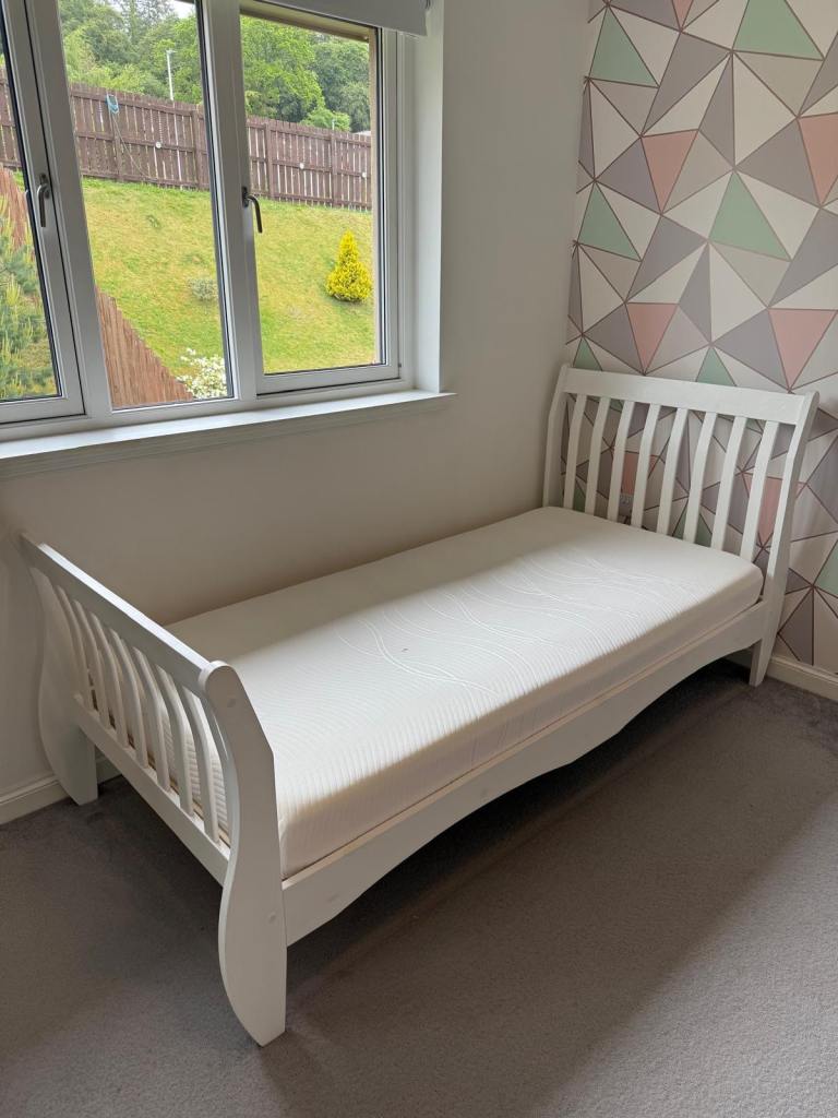 Single Sleigh bed with mattress