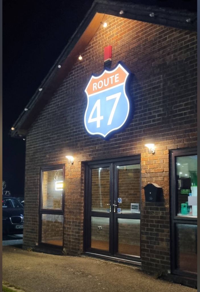 PRIME RESTAURANT OPPORTUNITY 100+ SEATER,NO PREMIUM, PETERBOROUGH LOW RENT