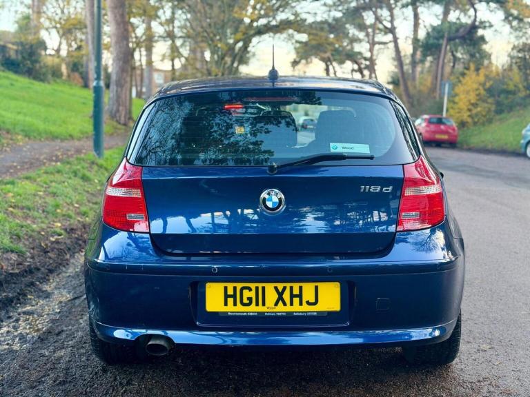 BMW 1 SERIES 2.0 118d SE Euro 5 (s/s) 5dr 2011