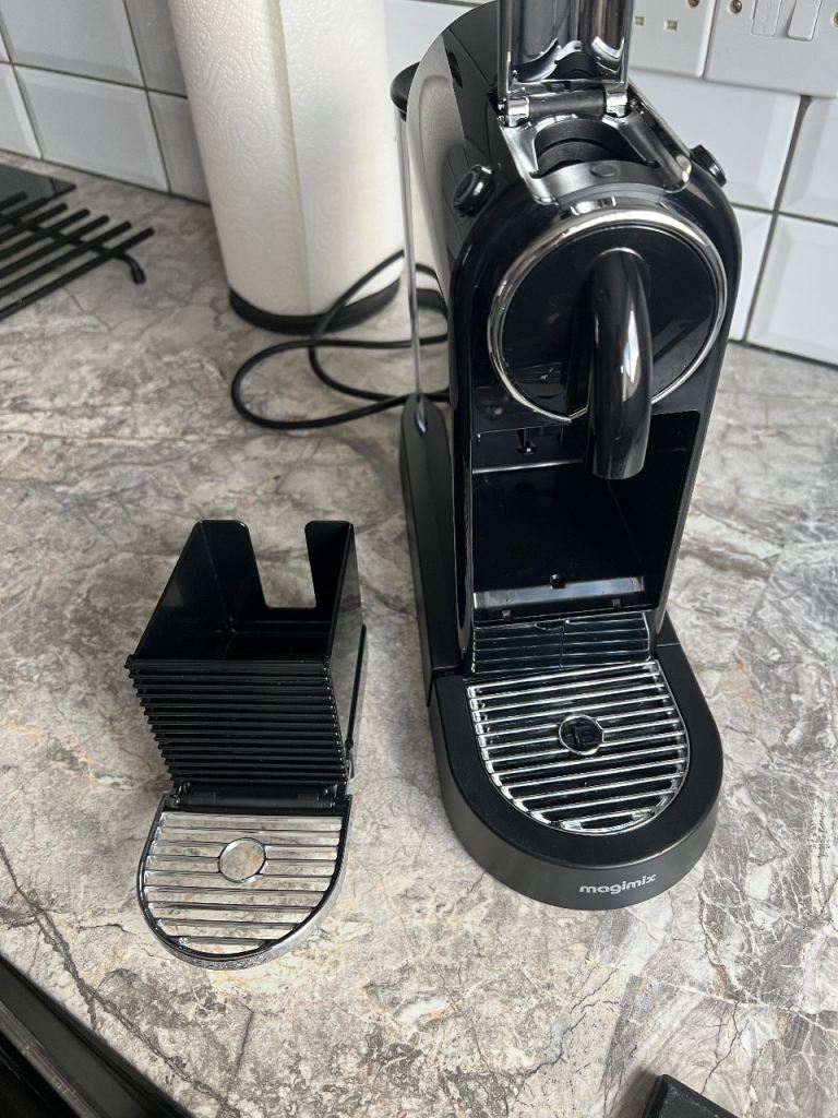 Nespresso Magimix CitiZ Espresso Machine 