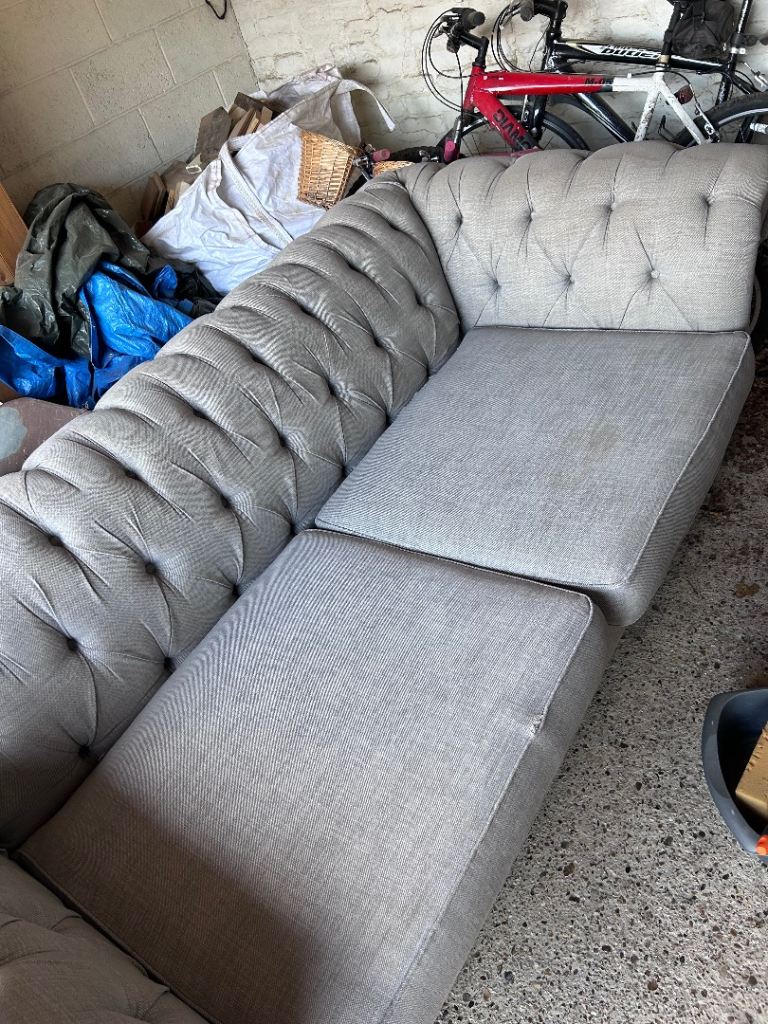 Chesterfield sofa 