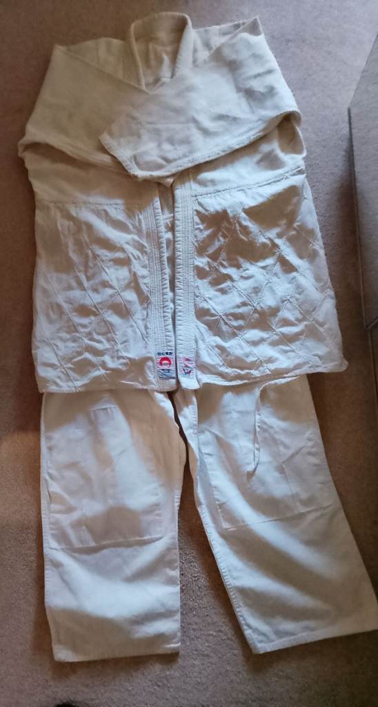 Judo Suit in Junior Size, Excellent Condition