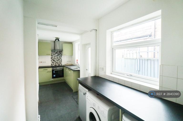2 bedroom house in Mostyn Street, Leicester, LE3 (2 bed) (#2840390)