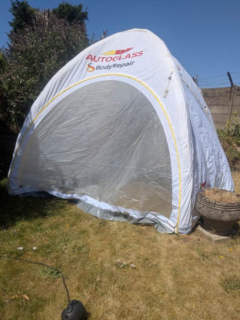 Event tent or drive away awning inflatable 