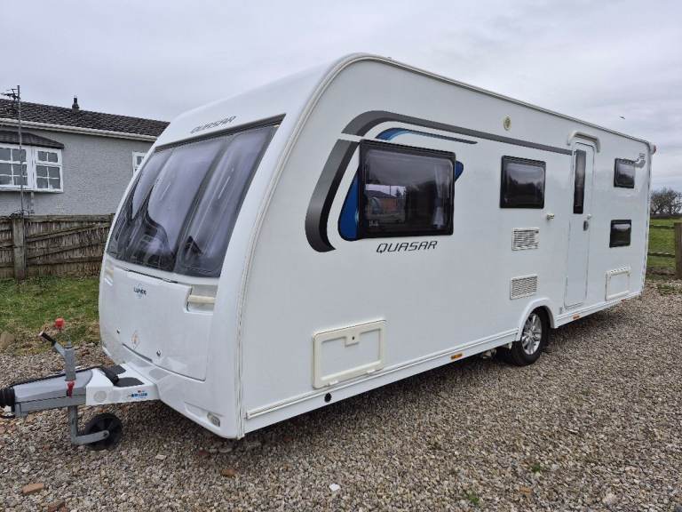 Lunar Quasar 2016 caravan 6 berth motor mover 