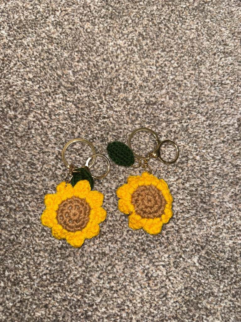 2pcs Handmade Crochet Sunflower Keyrings – New Condition