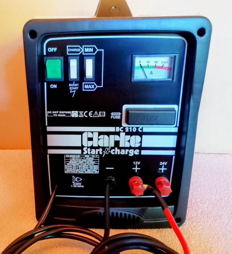 Clarke BC 210C Start and Charge.