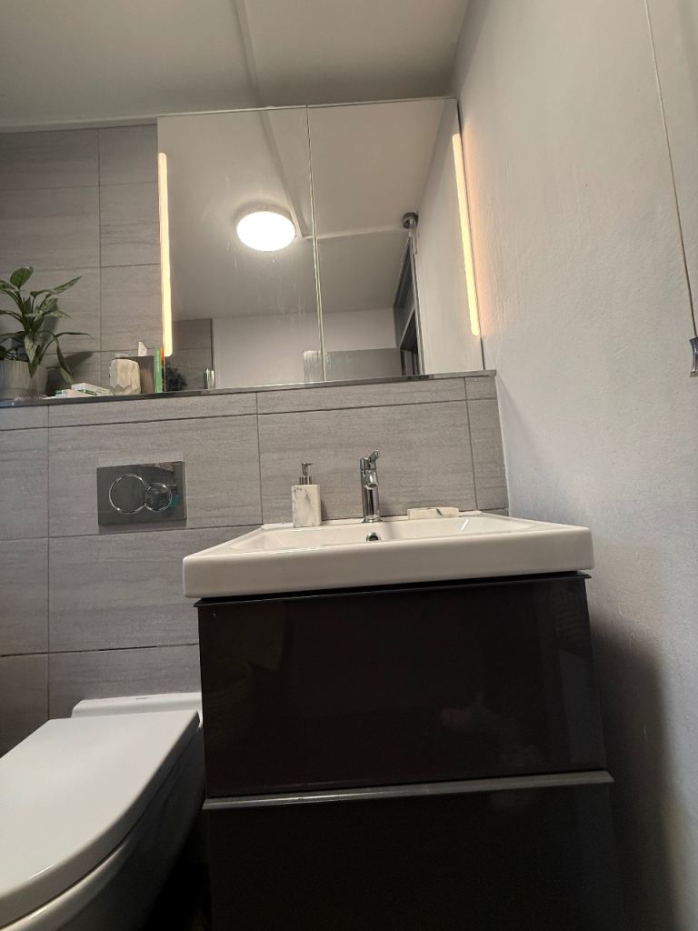 Light-Up Bathroom Cabinet & Basin Unit