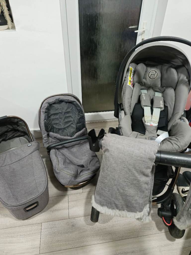 Limited edition mamas & papas Travel system 