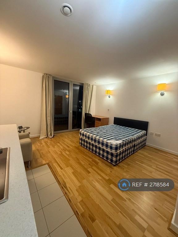 Studio flat in Empire Way, Wembley, HA9 (#2718584)