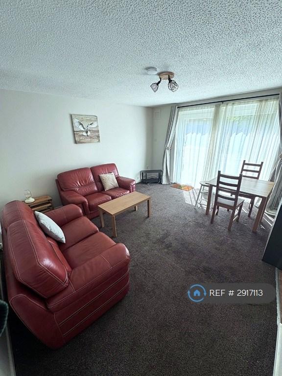 2 bedroom flat in North Hillhousefield, Edinburgh, EH6 (2 bed) (#2917113)