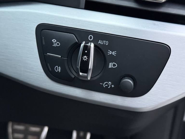 2016 Audi A4 2.0 TFSI S line Saloon 4dr Petrol S Tronic Euro 6 (s/s) (190 ps) Saloon Petrol Autom...