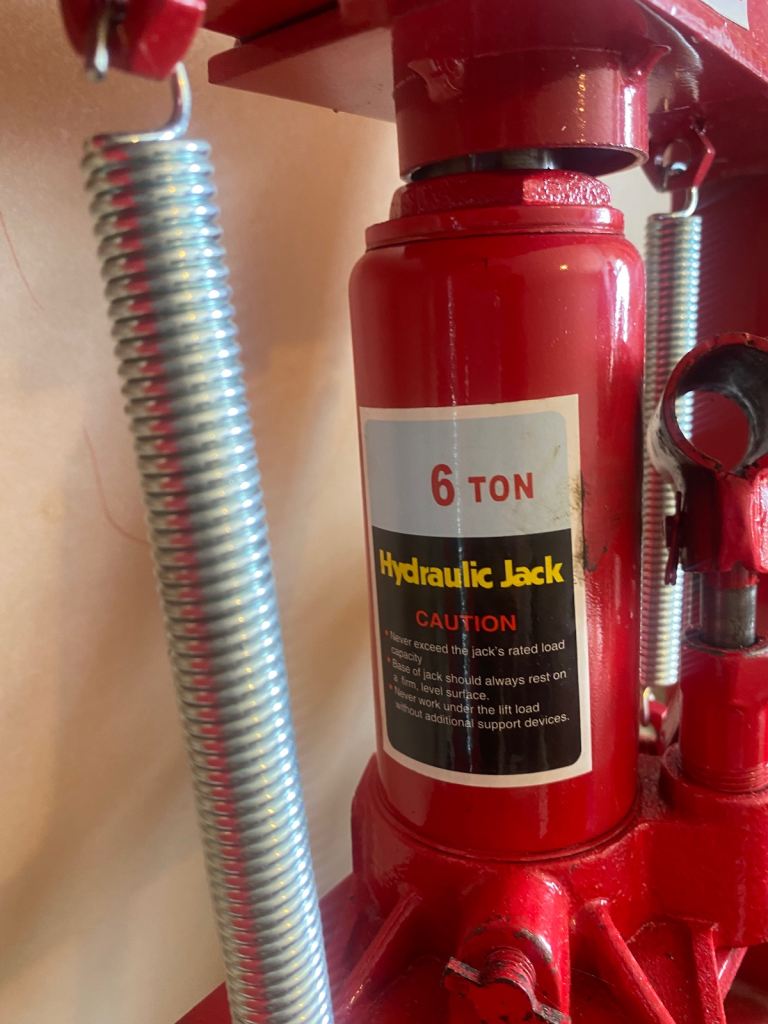 6 Ton Hydraulic Press Machine - Red, Good Condition