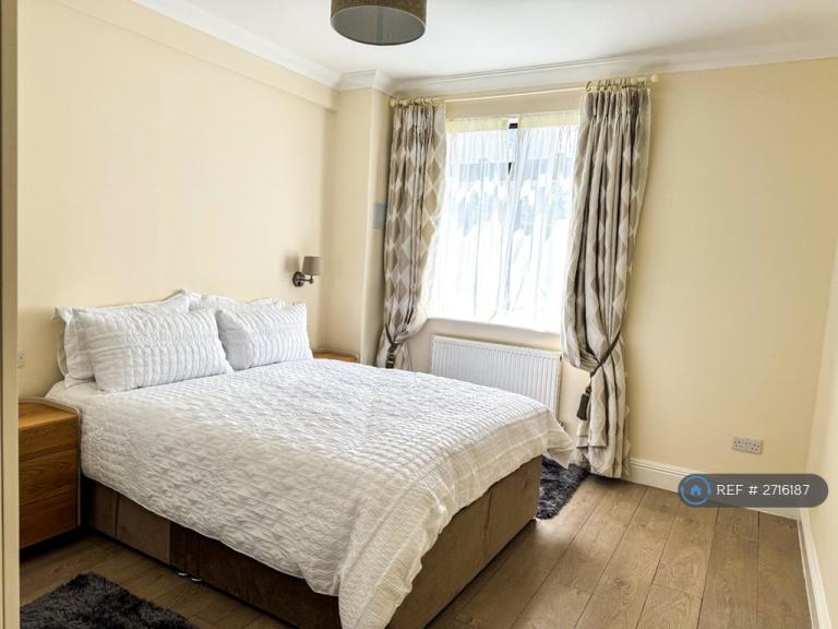 2 bedroom flat in Dudley Court, London, W1H (2 bed) (#2716187)