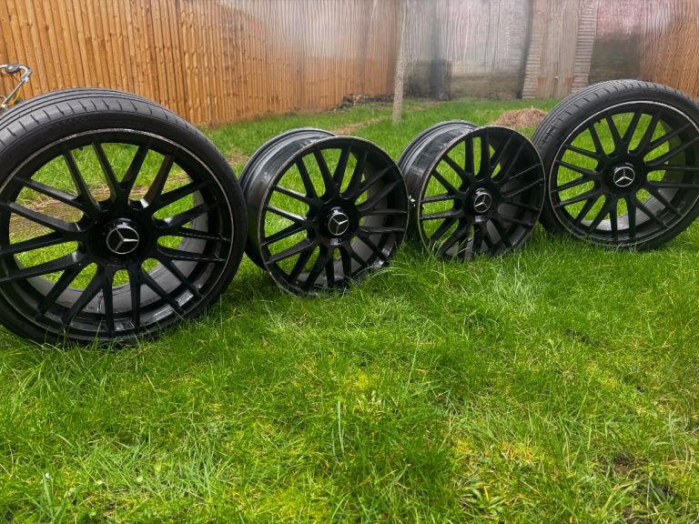 Mercedes Black Multi-Spoke Alloy Wheels — 20” 
