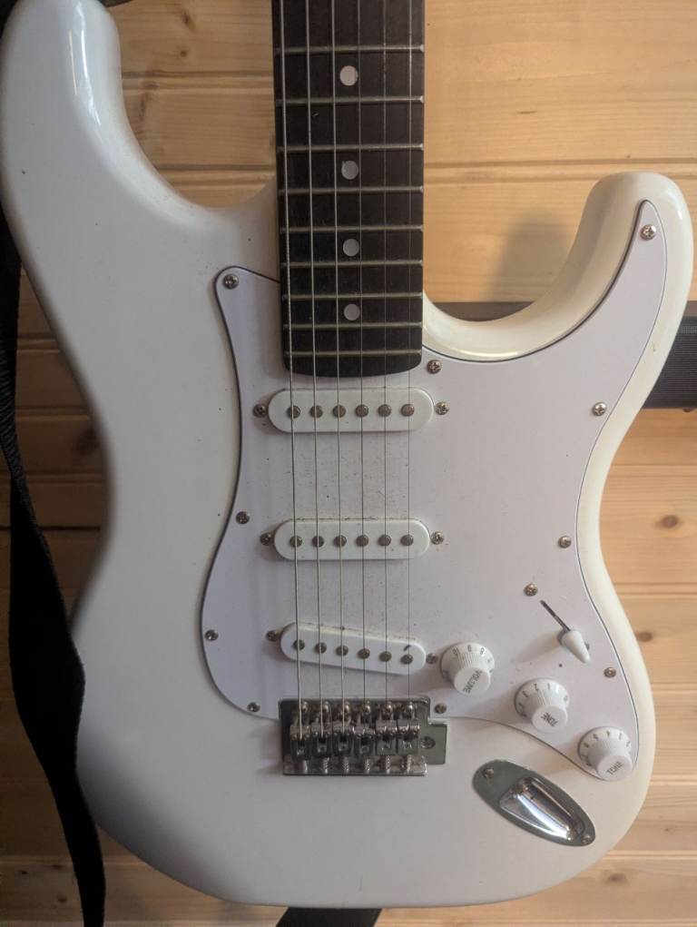 Harley Benton Standard Series Strat - Gig Bag & Amp