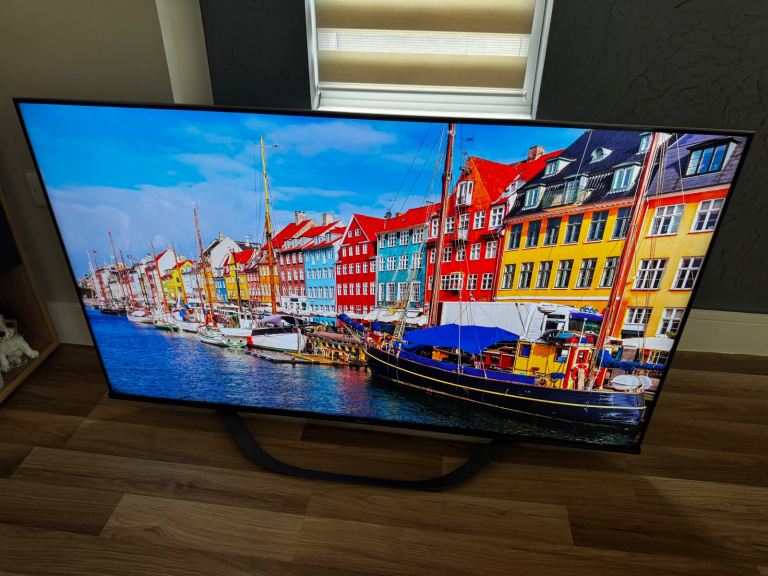 55inch 4K Hisense tv smart 