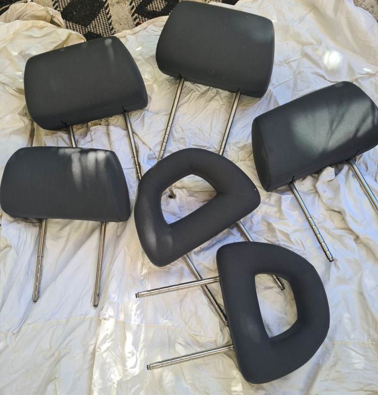 VW Volkswagon Car Headrest 3x pairs
