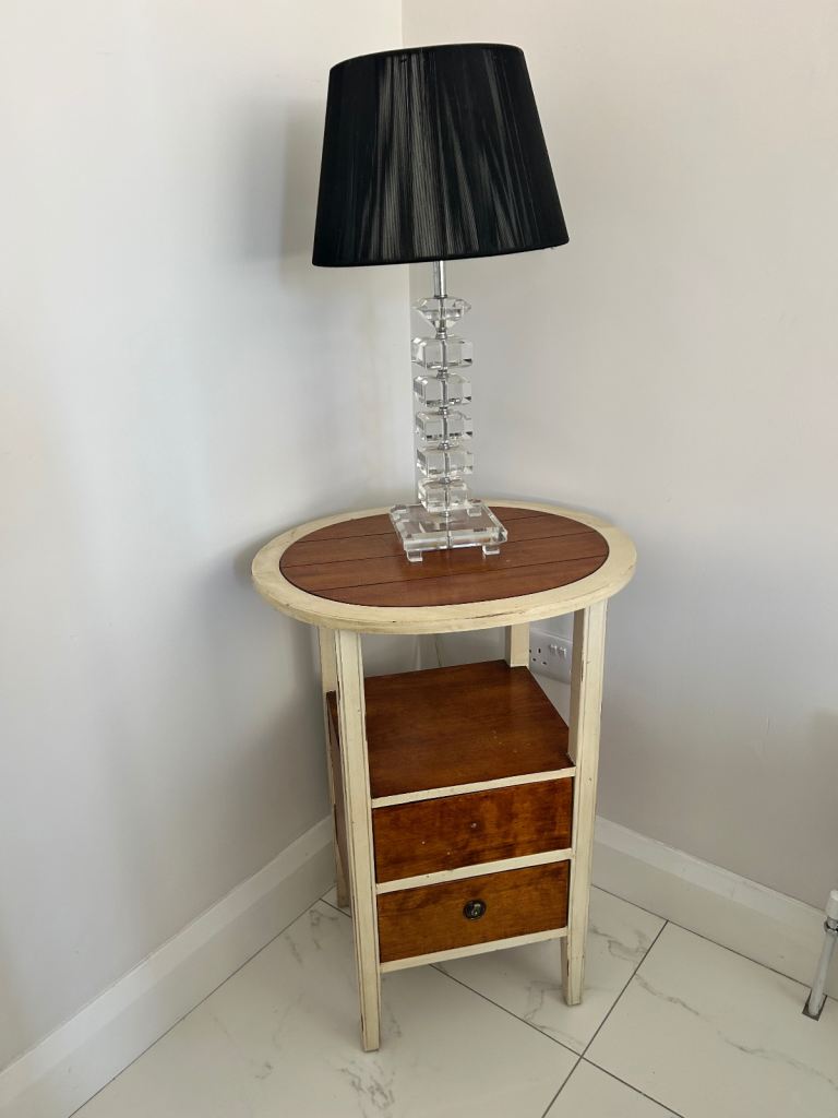 Lamp table 