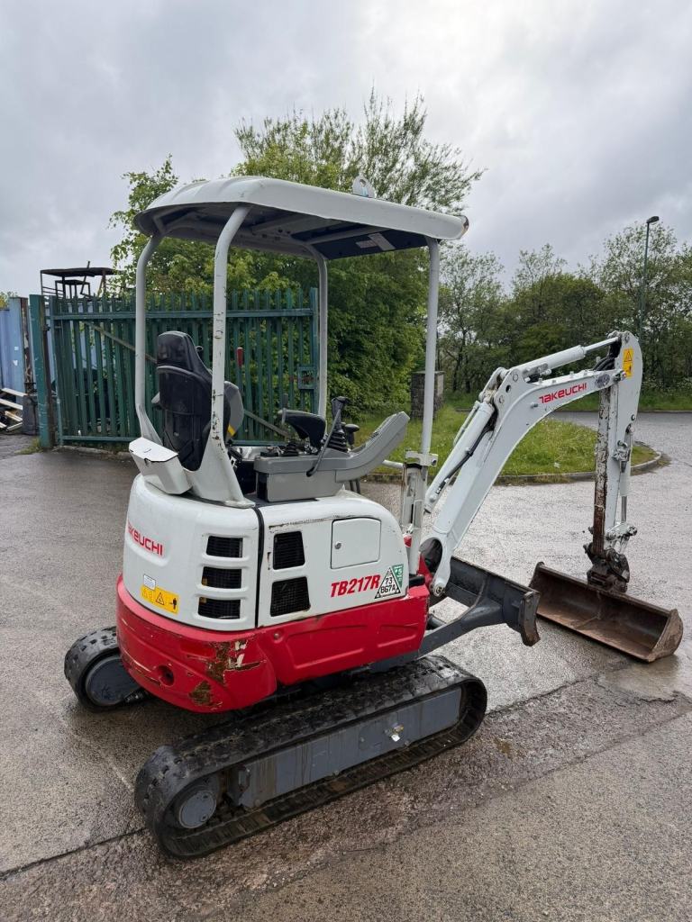 2022 TAKEUCHI TB217R 