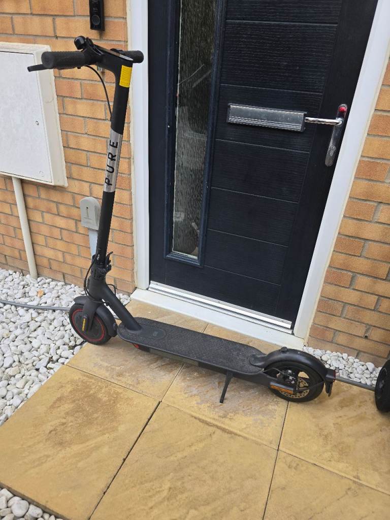 Xiaomi Mi Pro 2 300W Electric Scooter - Black (FBC4025GL)