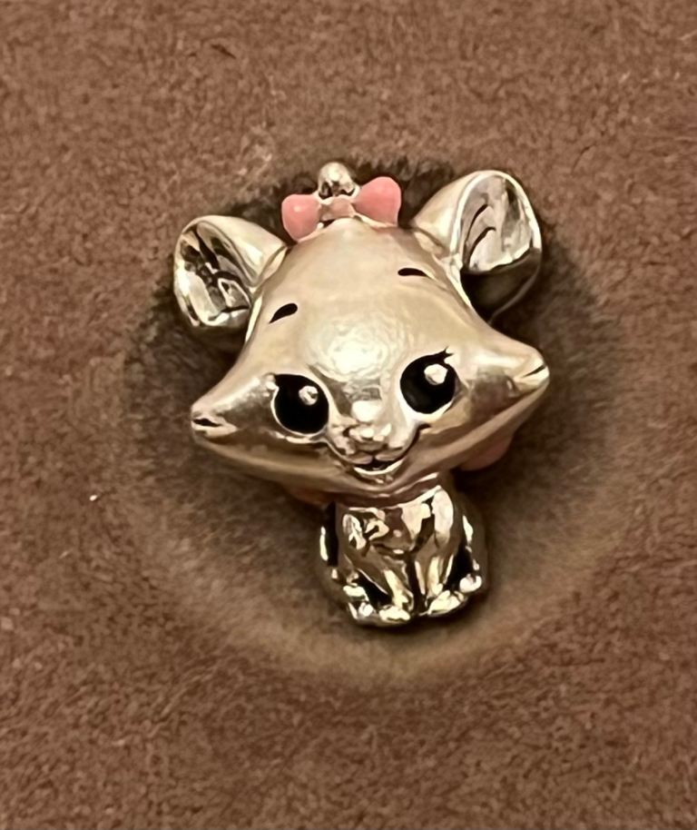 Genuine pandora Disney charms great condition. 