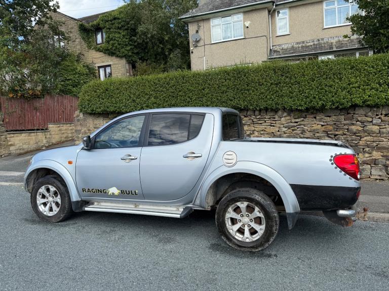 2009 MITSUBISHI L200 RAGING BULL D/C DOUBLE CAB MANUAL DIESEL 4X4 SILVER