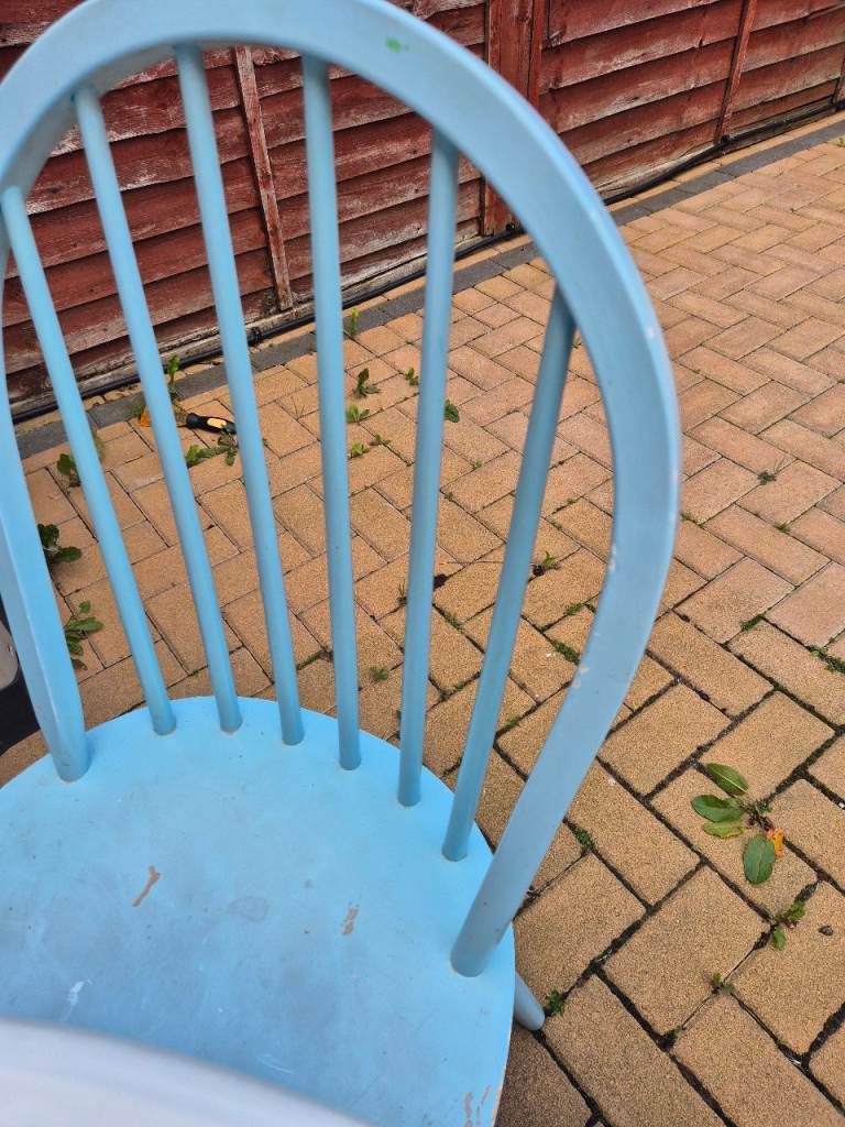 Free table and chairs 