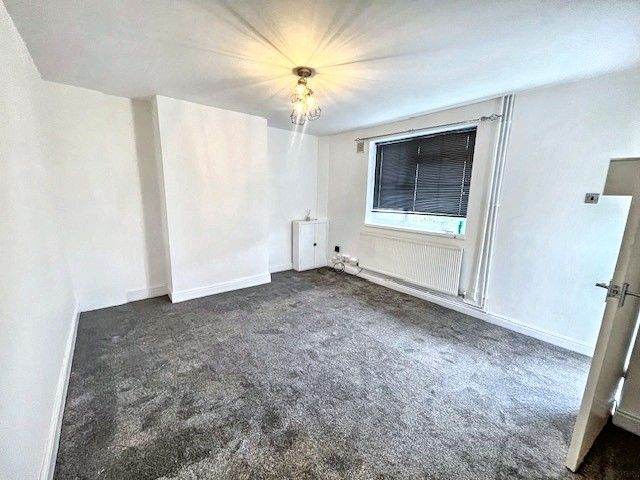 3 Bedroom House - Close to Farnham Road