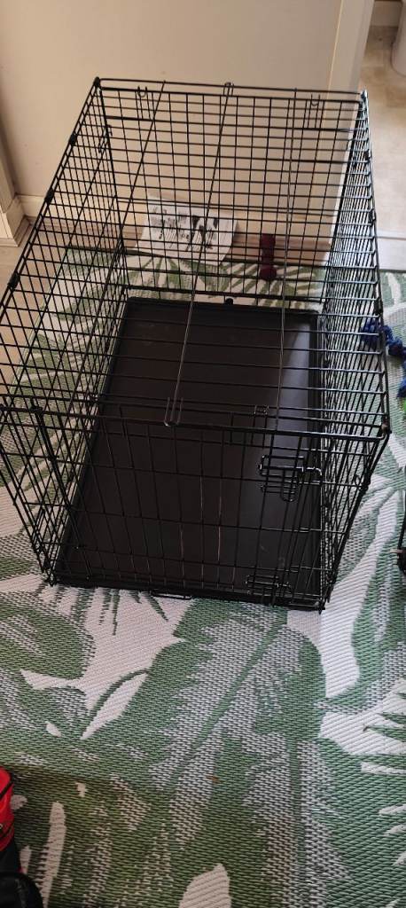Medium dog crate