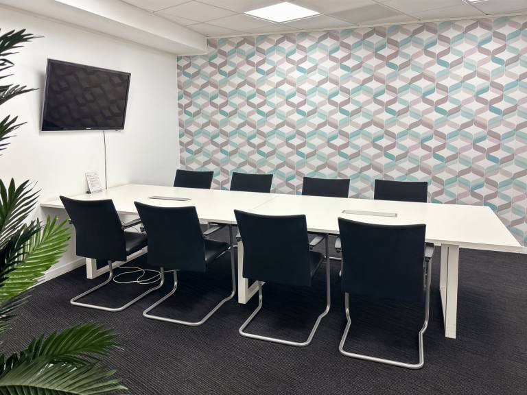 Bristol - BS1 4DJ \ Office Space for Rent - 4 Workstations