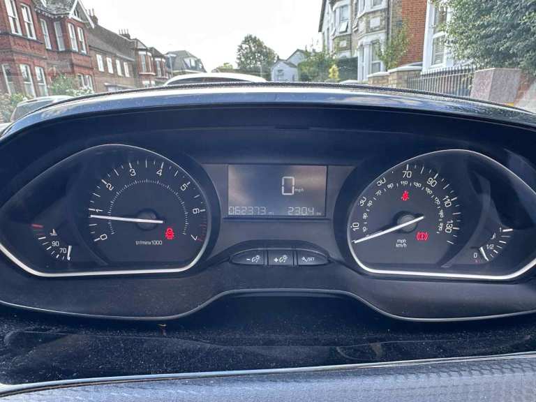 Peugeot, 208, Hatchback, 2017, Manual, 1199 (cc), 5 doors HPICLEAR AND LONG MOT