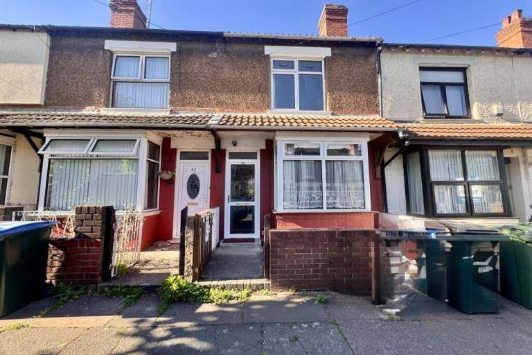 4 bedroom house in Coventry with Garden