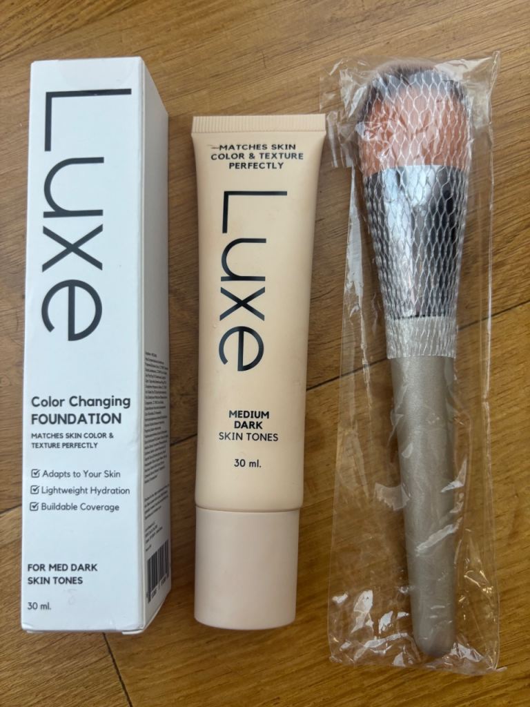 Luxe Color Changing Foundation & Brush  Medium Dark Skin Tones