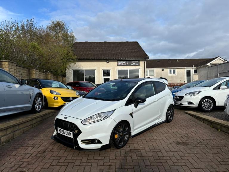 2016 Ford Fiesta 1.6T EcoBoost ST-3 Euro 6 3dr HATCHBACK Petrol Manual