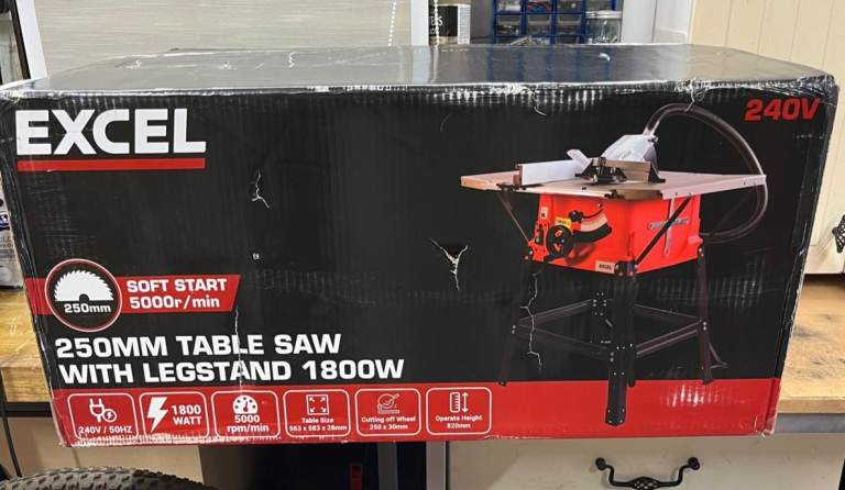 Tablesaw with legs 250mm