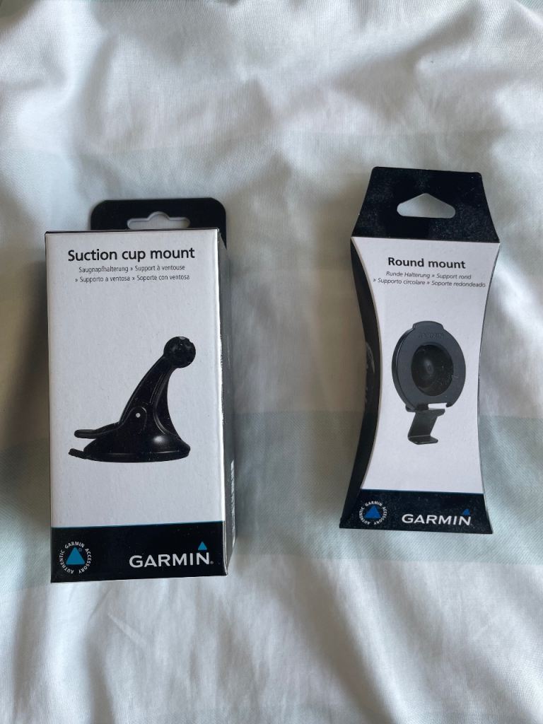 Garmin Suction Cup Mount and Round Mount