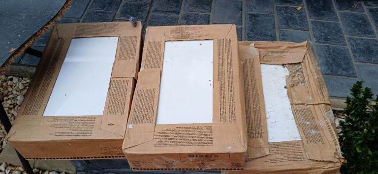 Free 250x400x8.5mm white gloss tiles 2 boxes 