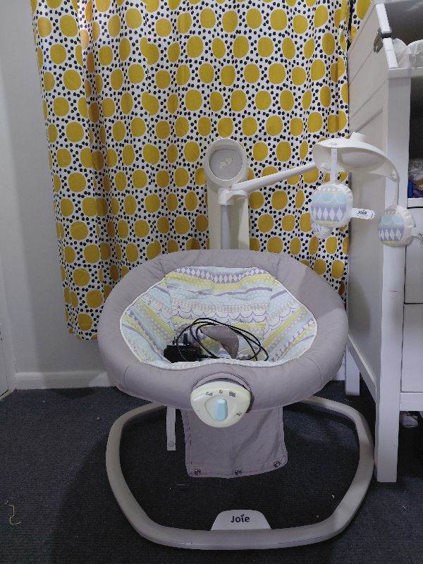 Joie Baby Rocker/Swing – Good Condition