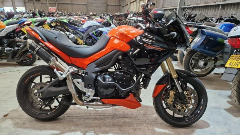 200858 Triumph Tiger 1050 TIGER 1050 ADVENTURE 