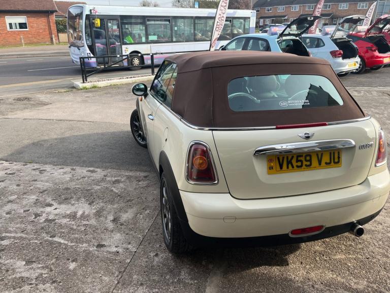 2009 MINI Convertible Mini One Convertible 1.6 Cooper 2dr CONVERTIBLE Petrol Manual
