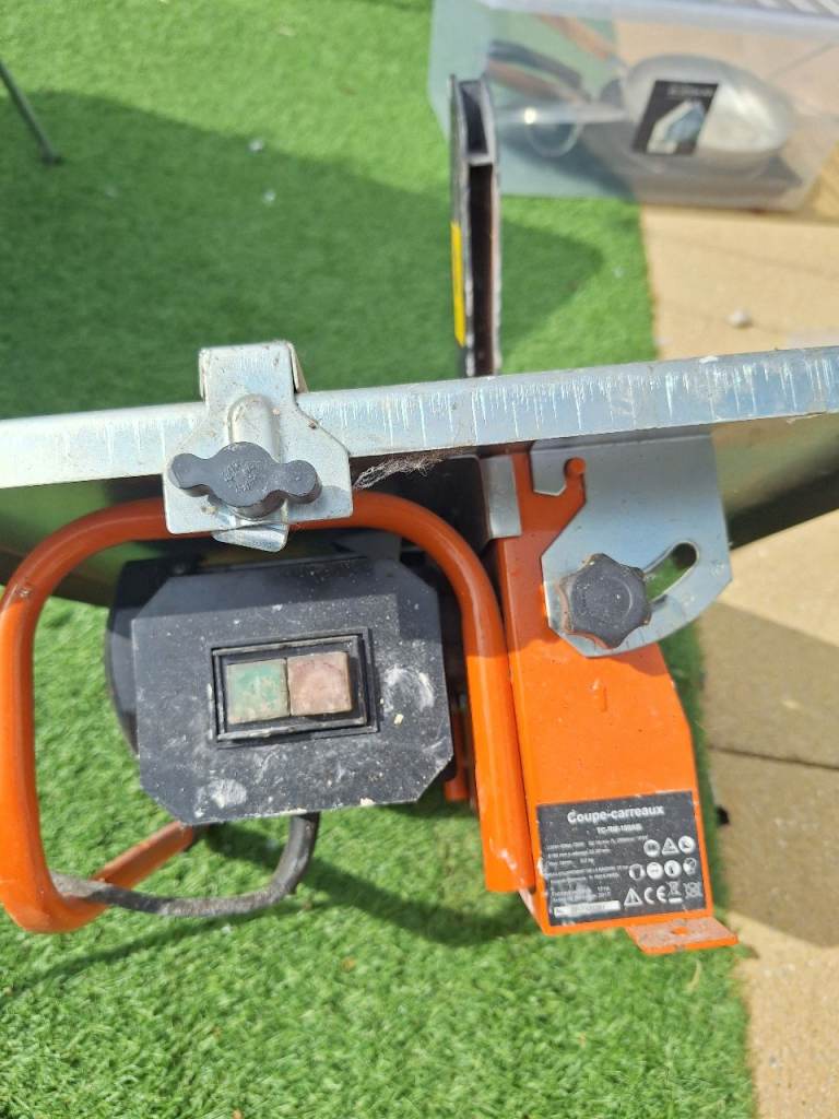 Compakt Tile Cutter – Good Condition